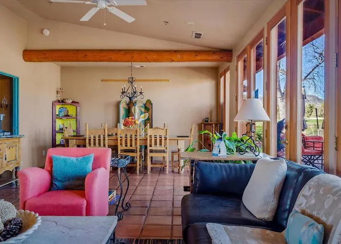 King Bedroom - Shared Hot Tub - Breakfast Included * Sedona