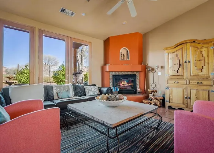 King Bedroom - Shared Hot Tub - Breakfast Included Sedona