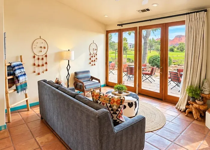 King Bedroom - Shared Hot Tub - Breakfast Included Sedona