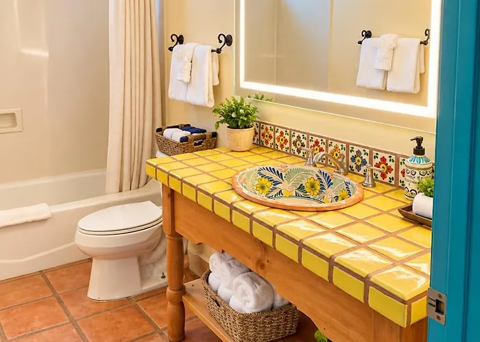 King Bedroom - Shared Hot Tub - Breakfast Included Sedona
